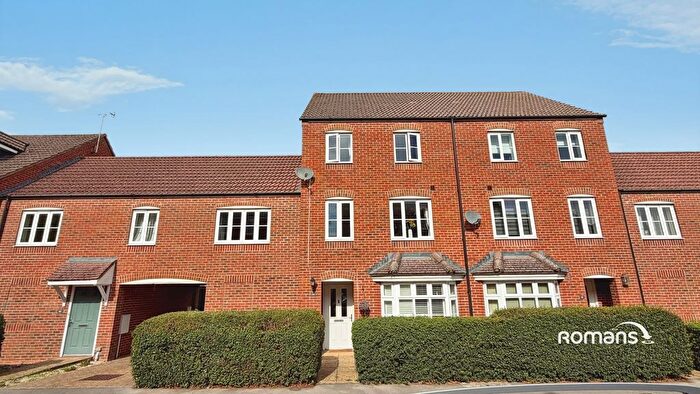 3 Bedroom Semi-Detached House For Sale In Beckett Gardens, Bramley, Tadley, RG26