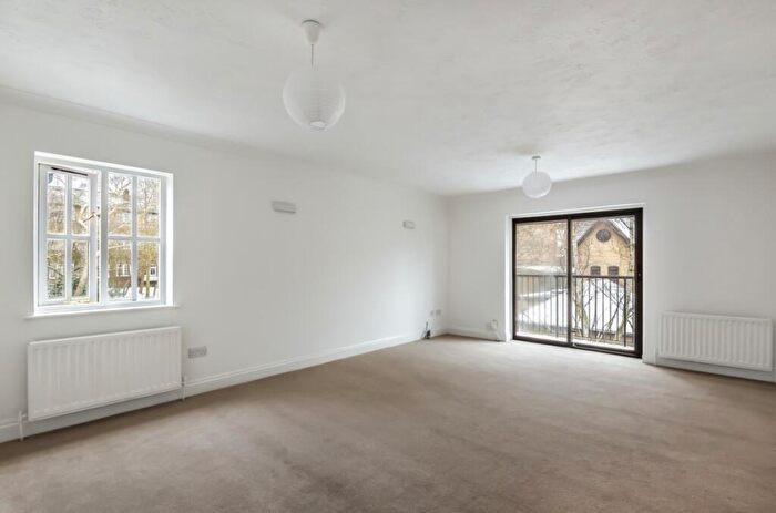 2 Bedroom Flat To Rent In Maybury Mews, Highgate, London, N6