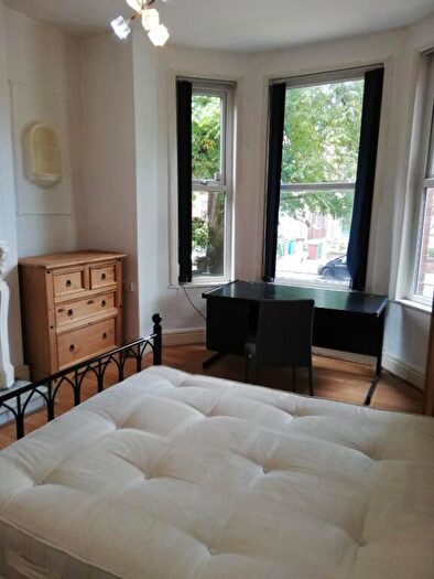 8 Bedroom Flat To Rent In Amherst Road, Withington, Manchester, M14