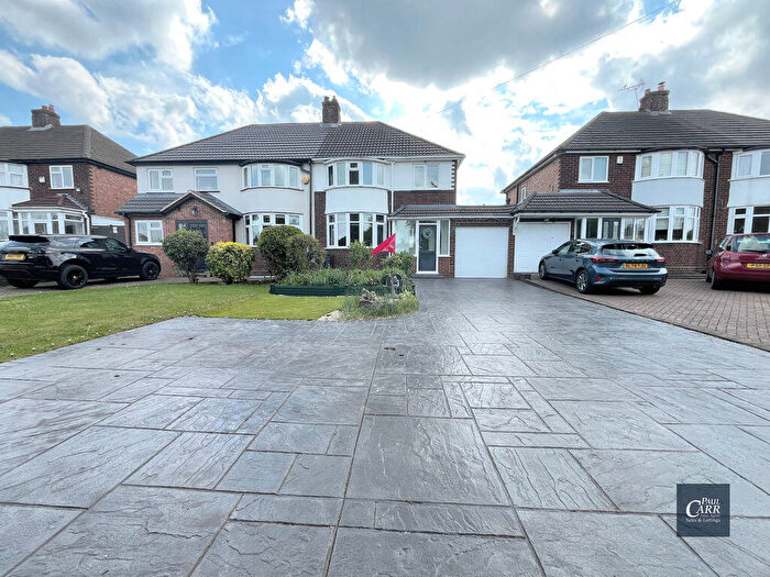 3 Bedroom Semi-Detached House For Sale In Kingswood Drive, Streetly, Sutton Coldfield, B74