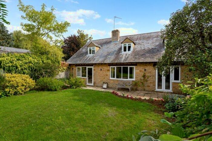 4 Bedroom Property To Rent In West End, Chipping Norton, OX7