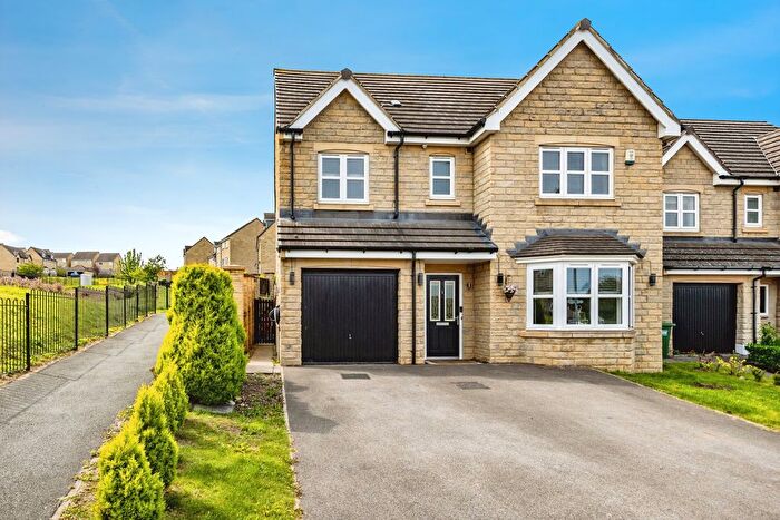 4 Bedroom Detached House For Sale In Bridges Avenue, Huddersfield, HD3