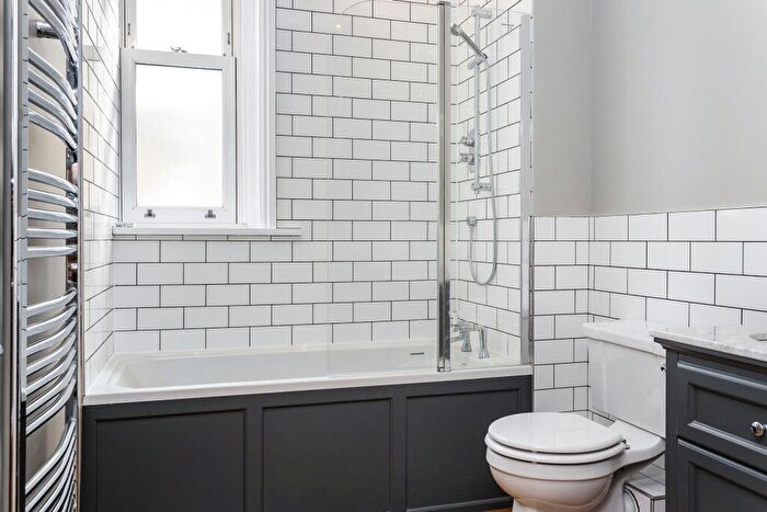 2 Bedroom Apartment To Rent In Clarence Parade, Southsea, PO5