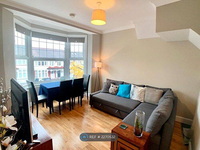 1 Bedroom Maisonette To Rent In The Rise, London, N13