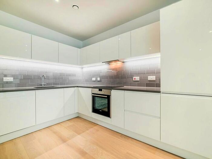 3 Bedroom Flat To Rent In Liner House, Royal Wharf, Pontoon Dock, E16