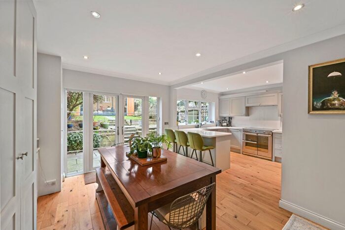 4 Bedroom Terraced House For Sale In Parkway, Weybridge, KT13