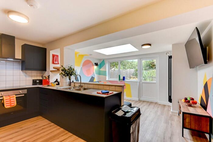 6 Bedroom House To Rent In Sedgemoor Road, Bath, BA2