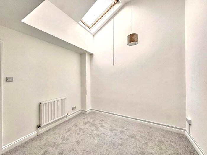 2 Bedroom Flat For Sale In Christchurch Road, Boscombe, BH7