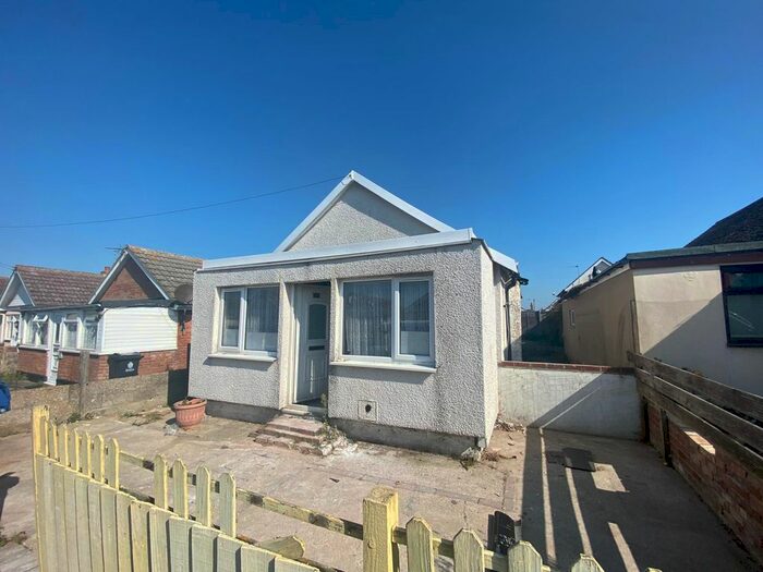 2 Bedroom Bungalow To Rent In Willow Way, Jaywick, Clacton-On-Sea CO15
