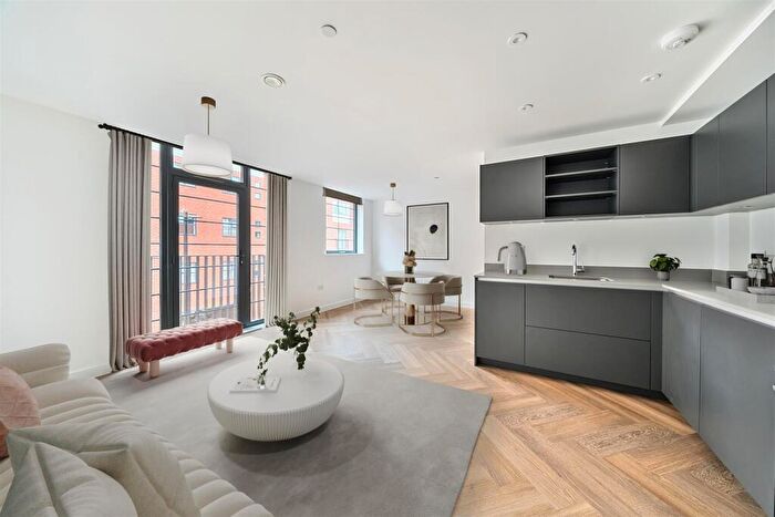 2 Bedroom Apartment To Rent In Lockside House, Scotland Street, Birmingham, B1