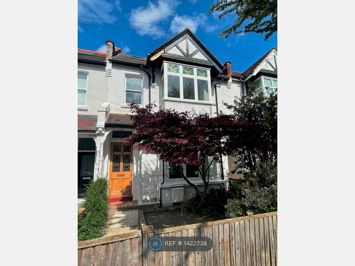 5 Bedroom Semi-Detached House To Rent In Chisholm Road, Croydon, CR0