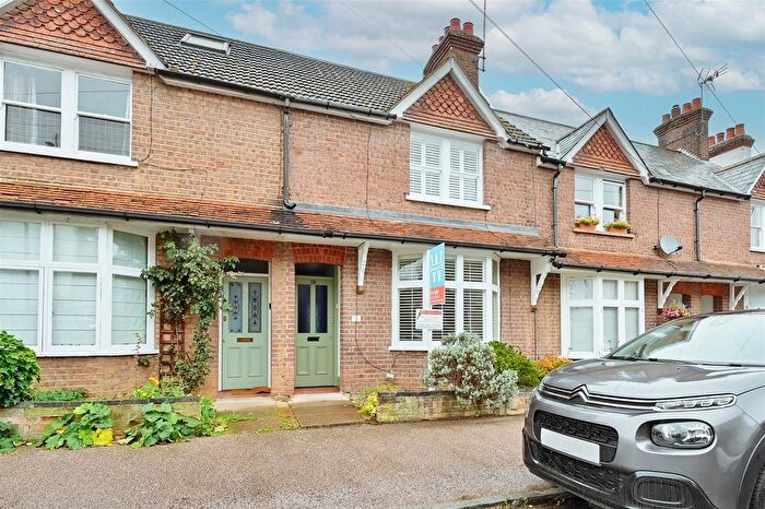 3 Bedroom Terraced House For Sale In Coleswood Road, Harpenden, AL5