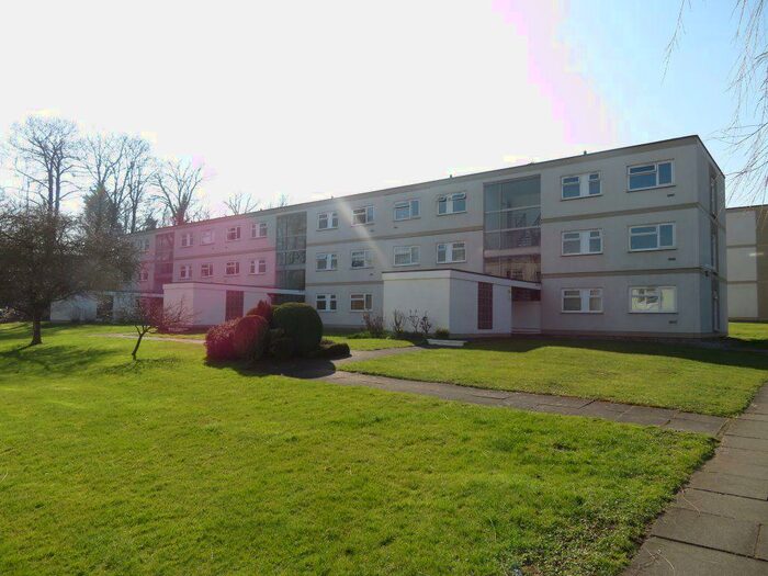 1 Bedroom Flat To Rent In Buckhurst Hill, IG9