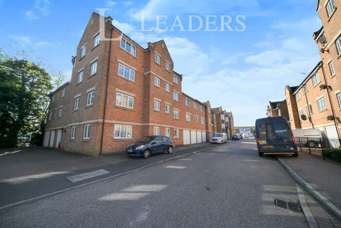 2 Bedroom Apartment To Rent In Bramley Court -, LU5