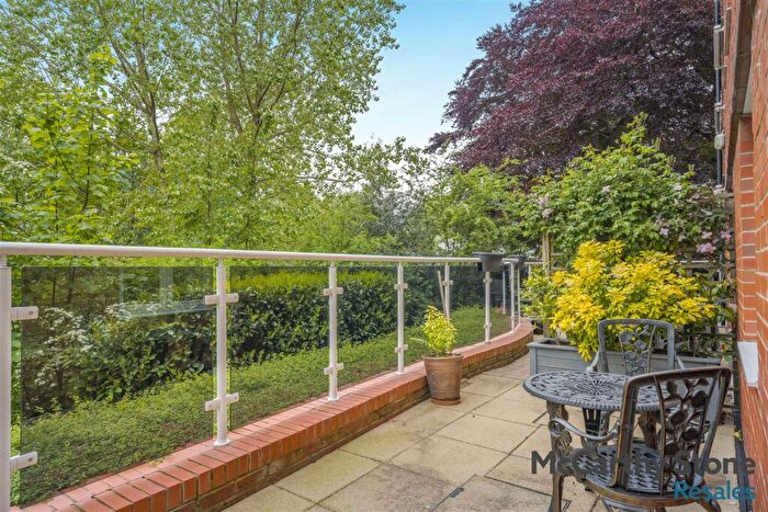 2 Bedroom Apartment For Sale In Dane Court, Mill Green, Congleton, CW12