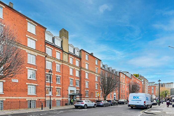 2 Bedroom Flat To Rent In Harrowby Street, Marylebone, London, W1H