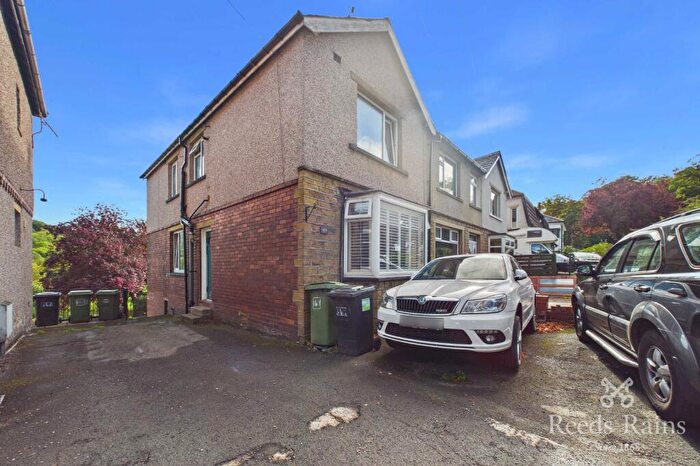 3 Bedroom End Of Terrace House For Sale In Meltham Road, Huddersfield, West Yorkshire, HD4