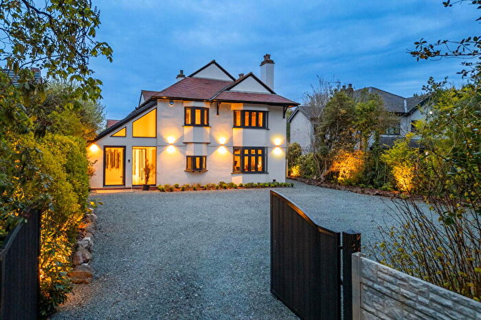 5 Bedroom Detached House For Sale In Brooklands Road, Sale, M33