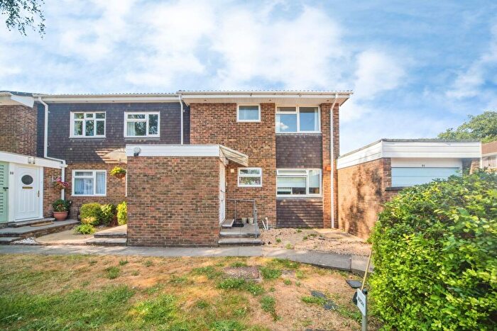 2 Bedroom Maisonette For Sale In Lincoln Court, Upper Shirley, Southampton, Hampshire, SO15