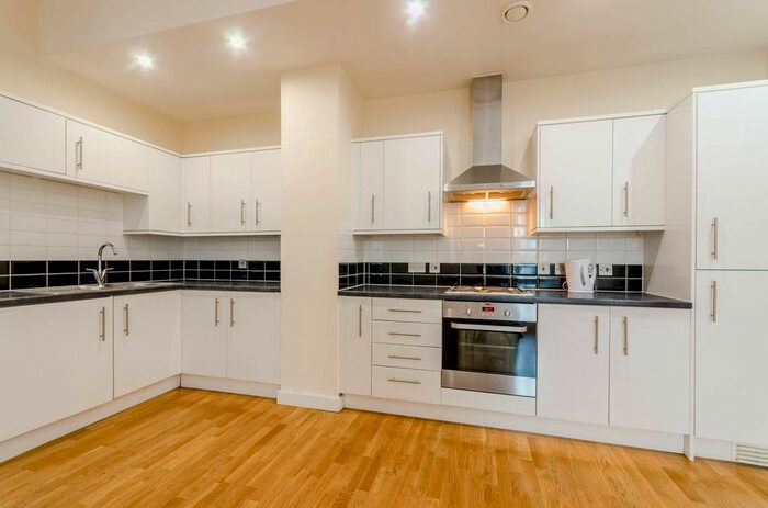 2 Bedroom Flat To Rent In Axminster Road, Holloway, London, N7