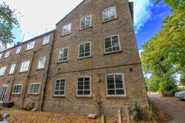 1 Bedroom Apartment To Rent In Woodgreen, Witney, Oxfordshire, OX28