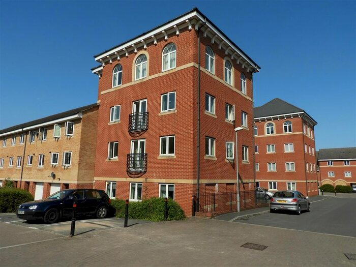 2 Bedroom Flat To Rent In Saltash Road, Churchward, Swindon, SN2