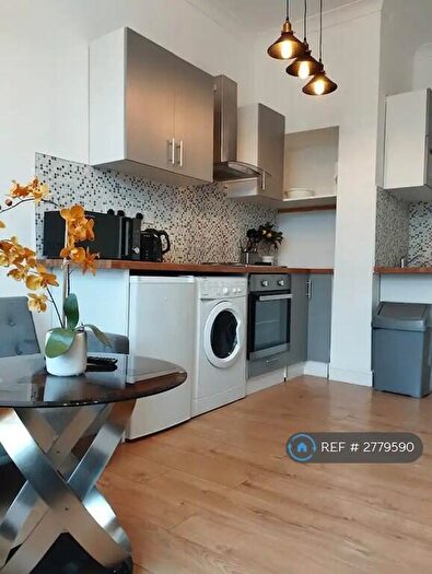 1 Bedroom Flat To Rent In Cemetery Rd, Leeds, LS11