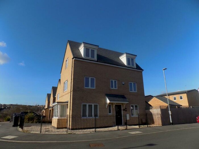 4 Bedroom Detached House To Rent In Corbett Chase, Nottingham, Nottinghamshire, NG4