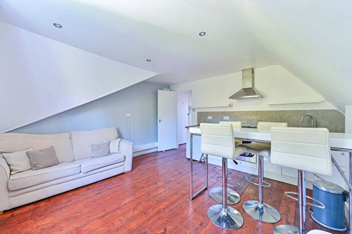 1 Bedroom Flat For Sale In Gipsy Hill, Crystal Palace, London, SE19