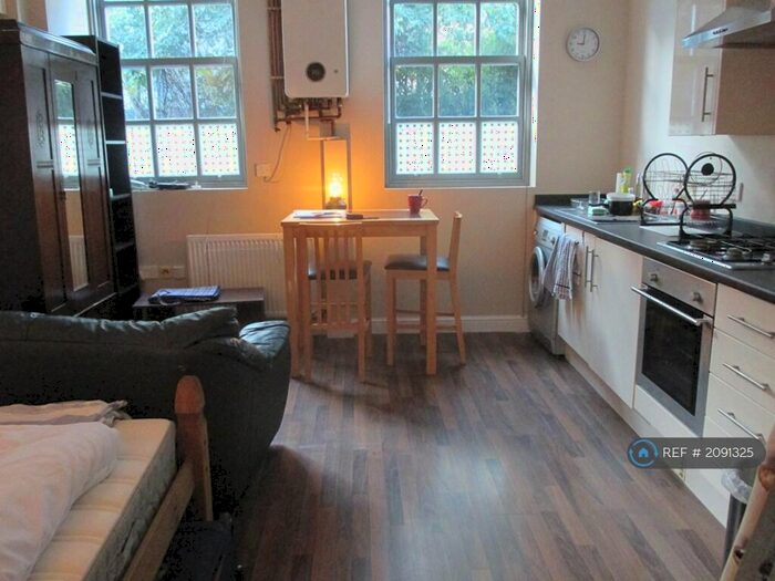 Studio To Rent In White Croft Works, Sheffield, S3