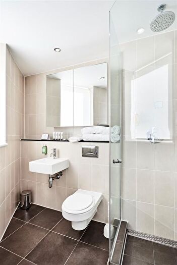 2 Bedroom Flat To Rent In The Heart, Media City Uk, Salford, M50