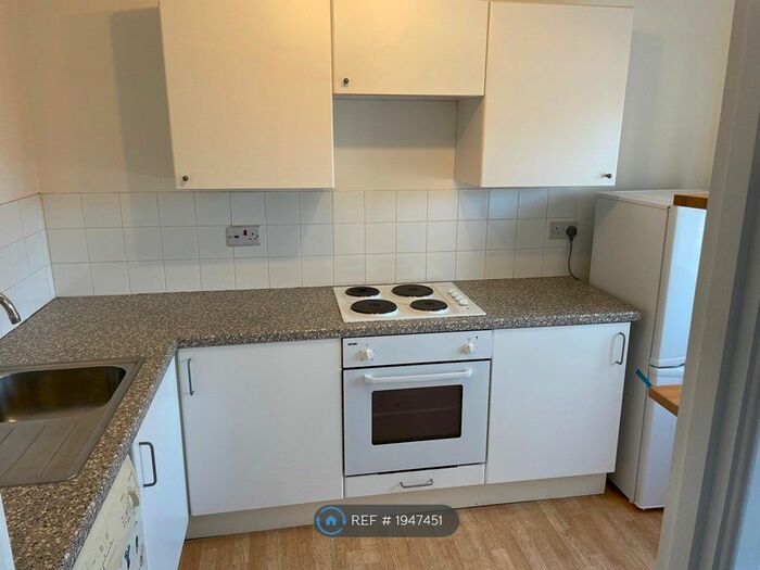 1 Bedroom Flat To Rent In Hucknall Road, Nottingham, NG5