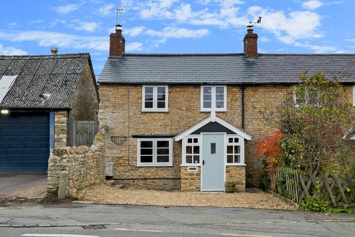 2 Bedroom Cottage For Sale In Harborough Road, Maidwell, NN6