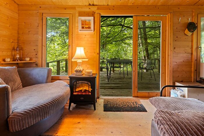 5 Bedroom Detached House For Sale In Cripps Corner Road, Staplecross, TN32