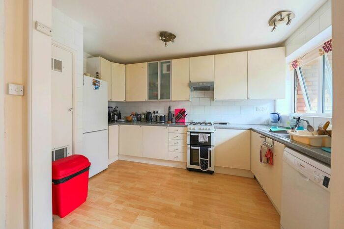 4 Bedroom Town House To Rent In Middlefielde, London, W13