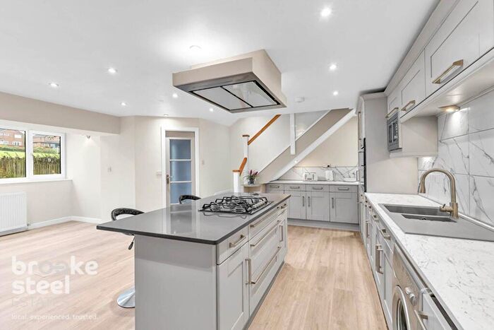 2 Bedroom Cottage For Sale In Barlow Fold, Rawtenstall, BB4