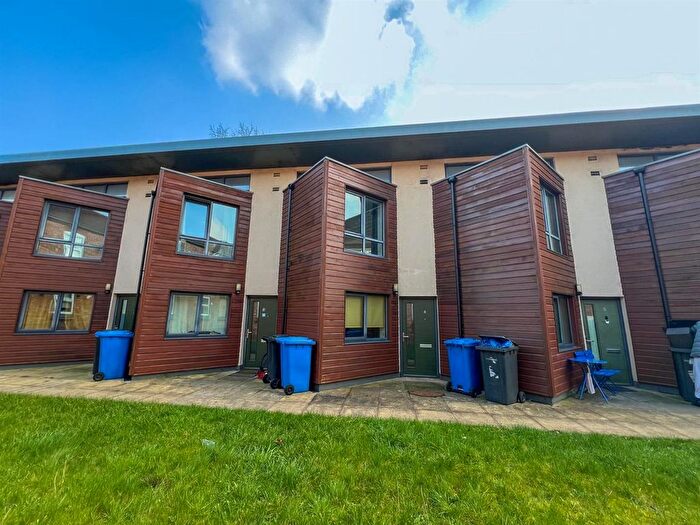 2 Bedroom Town House To Rent In Woods Lane, Derby, DE22
