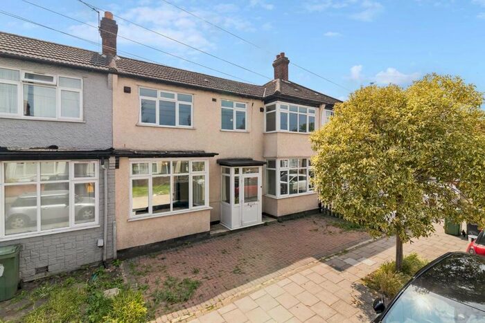 3 Bedroom Property To Rent In Woodmansterne Road, London, SW16