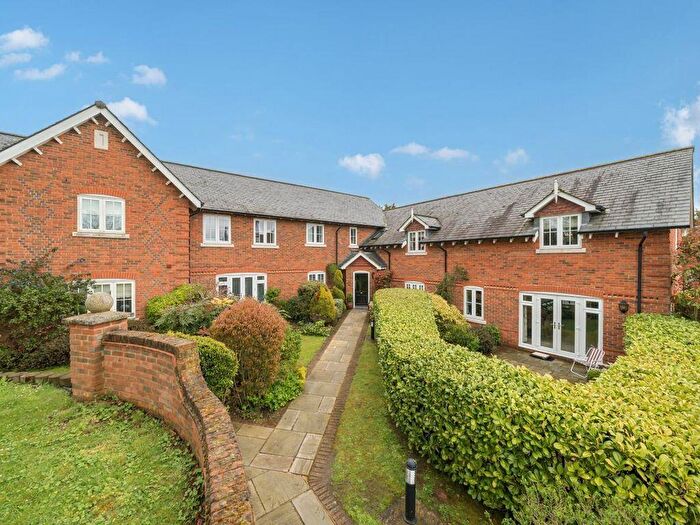 3 Bedroom Apartment For Sale In 'The Courtyard' Cucumber Lane, Essendon, AL9