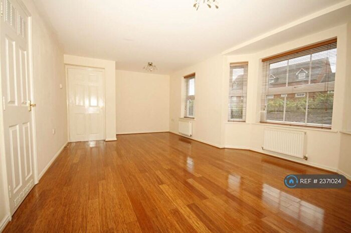 2 Bedroom Flat To Rent In Archer Court, Sittingbourne, ME10