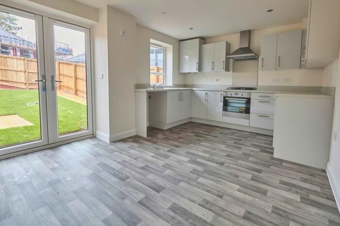 3 Bedroom Terraced House To Rent In Stanbury Row, Alphington, Exeter, EX2