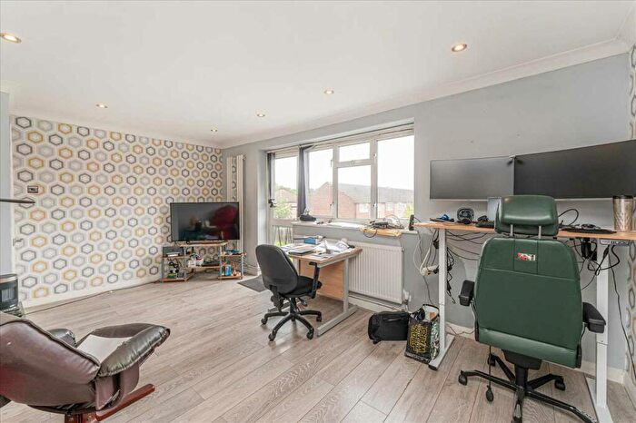 2 Bedroom Apartment To Rent In Month Only Let The Owners Are Looking To Sell, Rainham, RM13