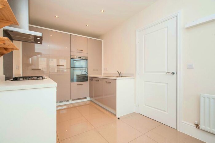 4 Bedroom End Of Terrace House To Rent In Nightingale Way, South Cerney, GL7