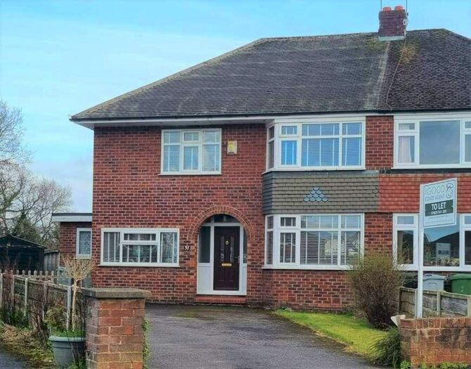 4 Bedroom Semi-Detached House To Rent In Ullswater Road, Wilmslow, SK9