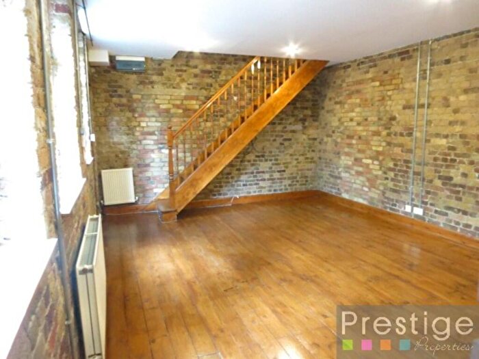 2 Bedroom Apartment To Rent In Manor Road, London, N16