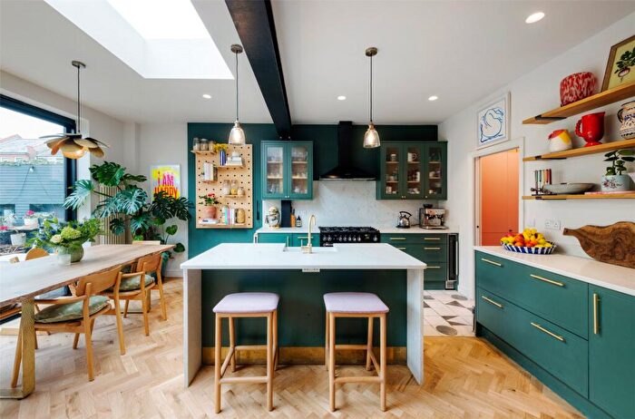 4 Bedroom Terraced House For Sale In Grove Road, Walthamstow, London, E17