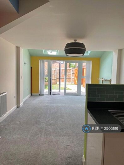 4 Bedroom Semi-Detached House To Rent In Shrewsbury Road, Cambridge, CB3