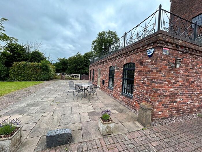 2 Bedroom Flat To Rent In London Lane, Tardebigge, Bromsgrove, Worcestershire, B60