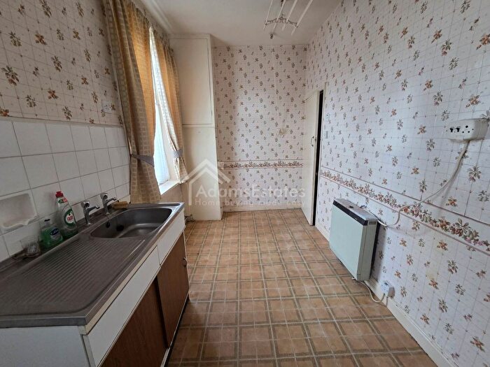 2 Bedroom Terraced House For Sale In Kimberley Street, Thornhill Lees, WF12