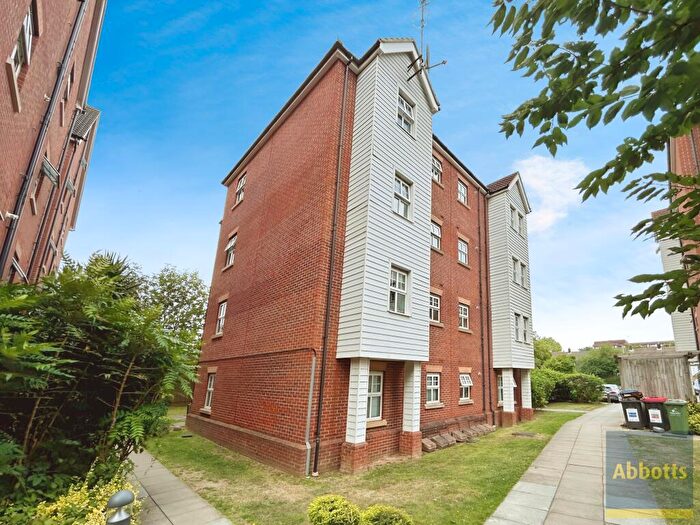 1 Bedroom Flat To Rent In Faraday Court, Basildon, SS16
